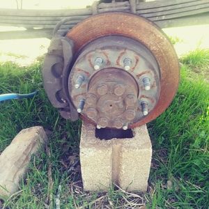 2000 Chevy rear and fron end 8 lug